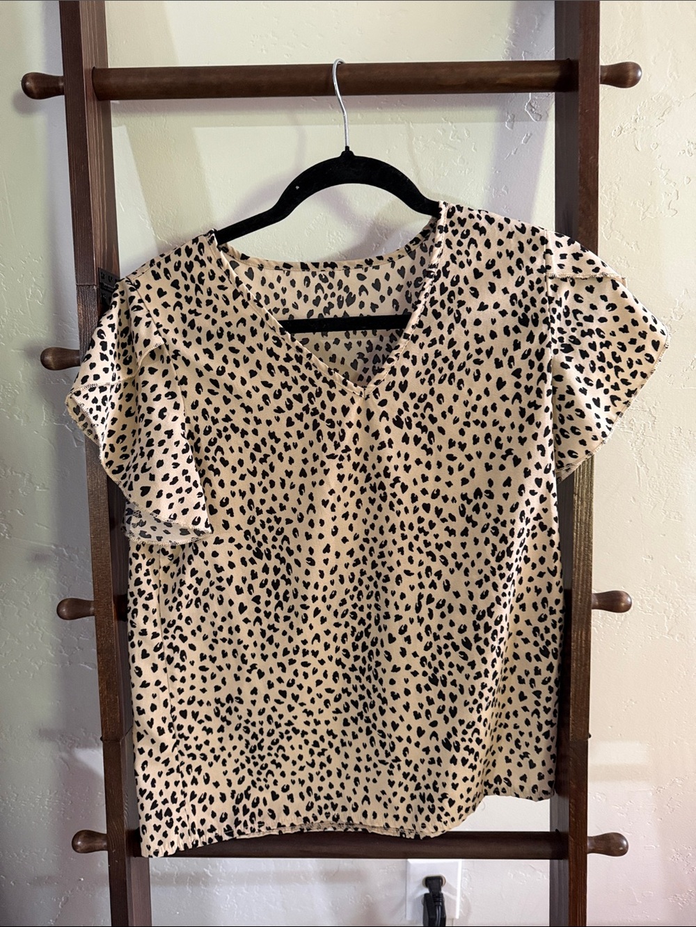 Women’s Beige Leopard Print Flutter Sleeve Top